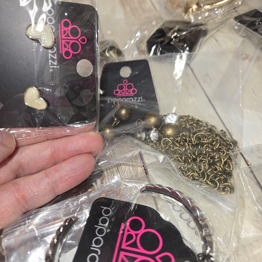 Wholesale Lot of Fashion Phone Charm Accessories - Mixed Colors and Styles - Picture 7 of 9